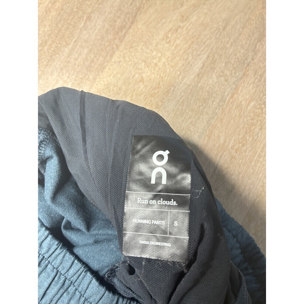 On Running Women's Dark Blue Running On Clouds Jogger Pants Size Small - Picture 8 of 9